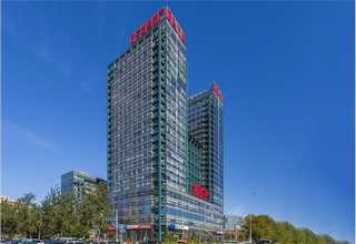 南京汕德卡6.8米冷藏车